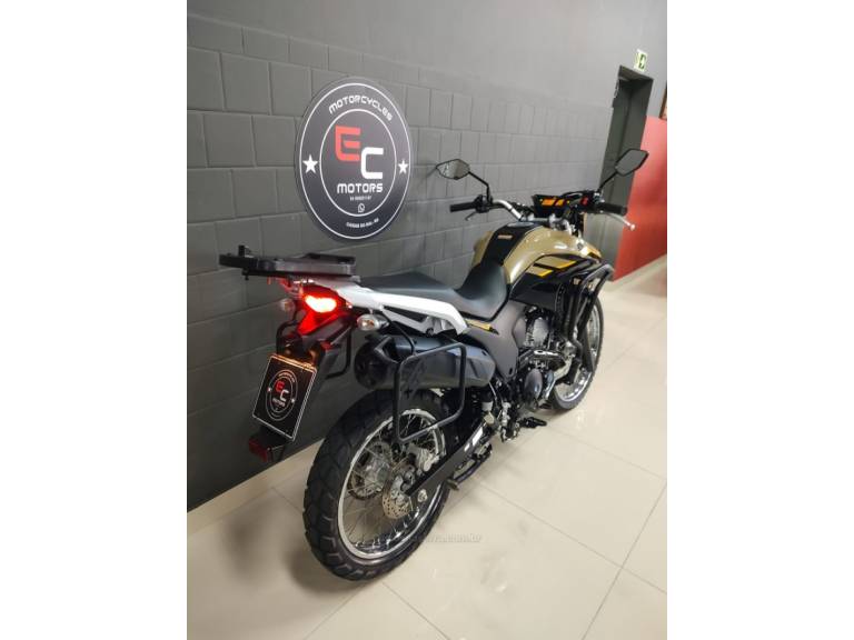 YAMAHA - XTZ - 2023/2023 - Bege - R$ 26.900,00