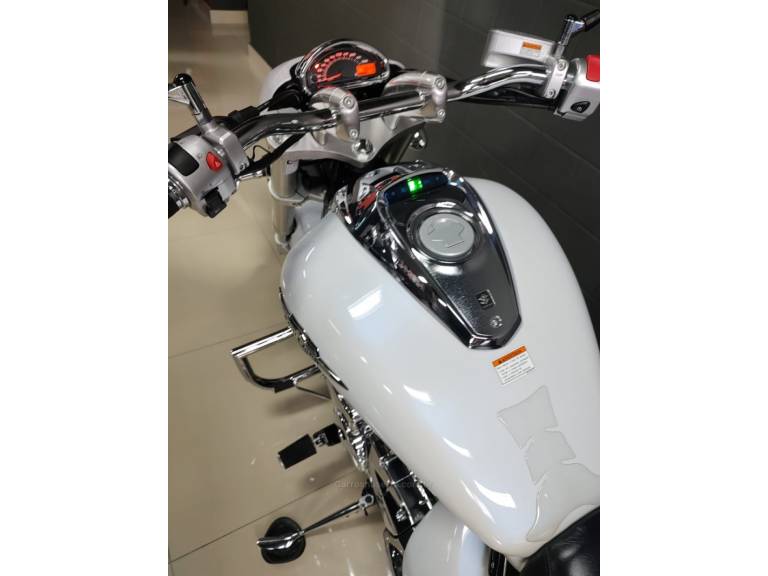 SUZUKI - BOULEVARD - 2015/2016 - Branca - R$ 46.800,00