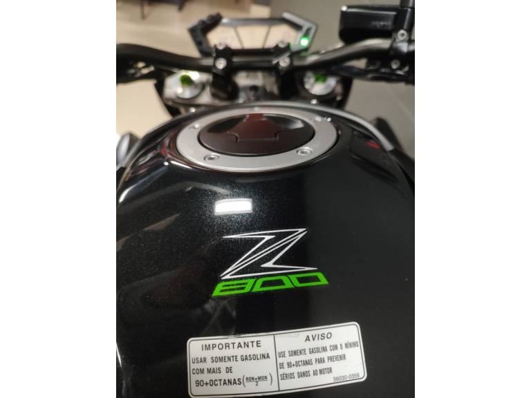 KAWASAKI - Z800 - 2015/2016 - Preta - R$ 42.600,00