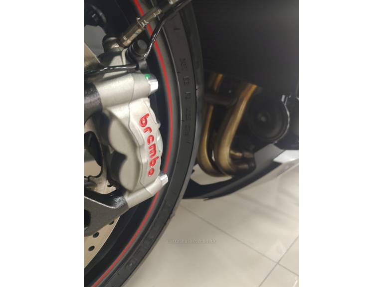 TRIUMPH - STREET TRIPLE S 765 - 2020/2020 - Prata - R$ 49.900,00
