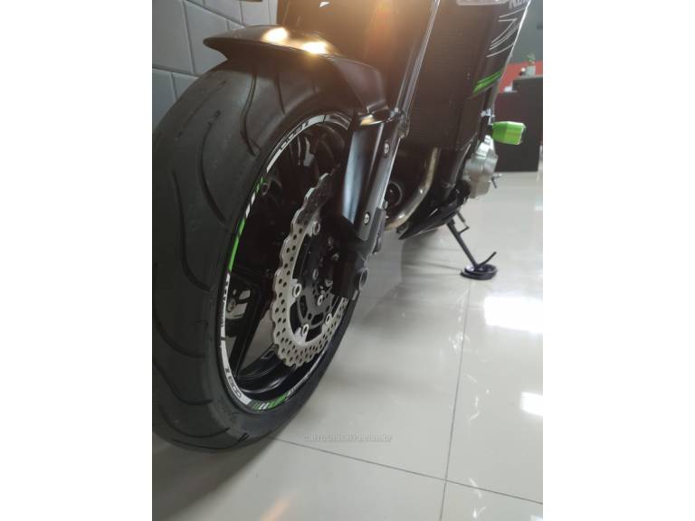 KAWASAKI - Z800 - 2015/2016 - Preta - R$ 42.600,00