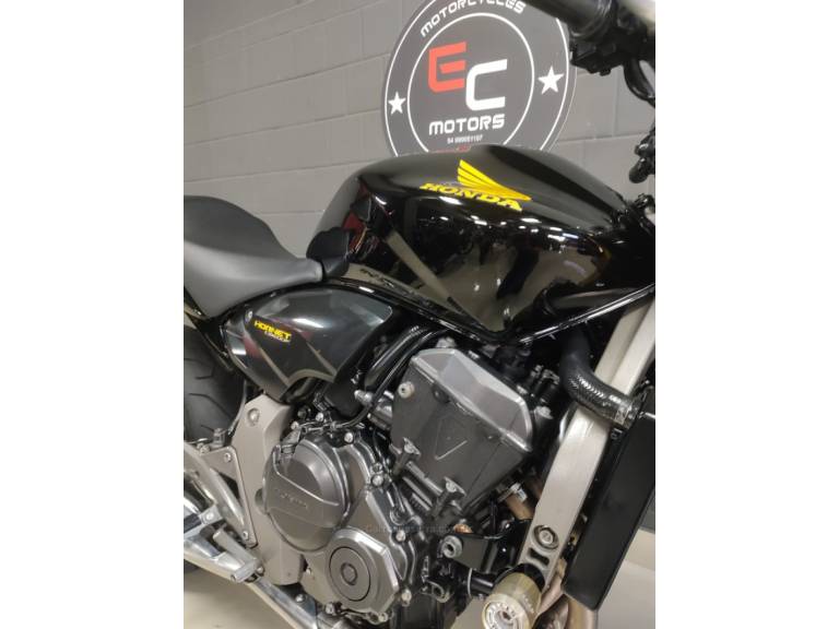 HONDA - CB 600F - 2010/2010 - Preta - R$ 38.900,00