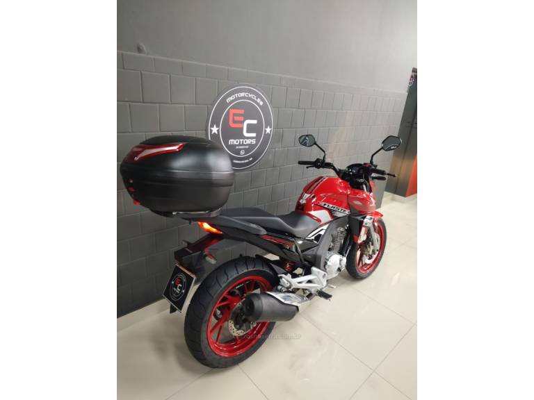 HONDA - CB TWISTER - 2021/2021 - Vermelha - R$ 21.900,00
