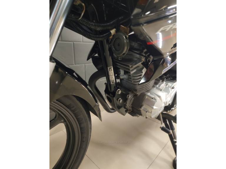 YAMAHA - FAZER - 2014/2015 - Preta - R$ 12.600,00