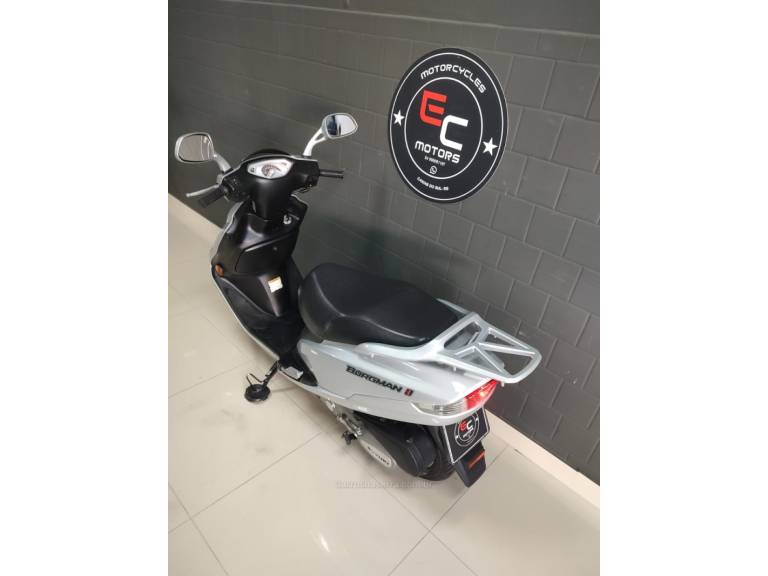 SUZUKI - BURGMAN - 2011/2012 - Prata - R$ 8.600,00