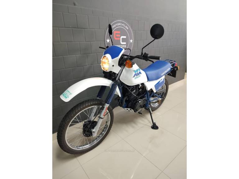 HONDA - XLX 250R - 1990/1990 - Branca - R$ 13.200,00