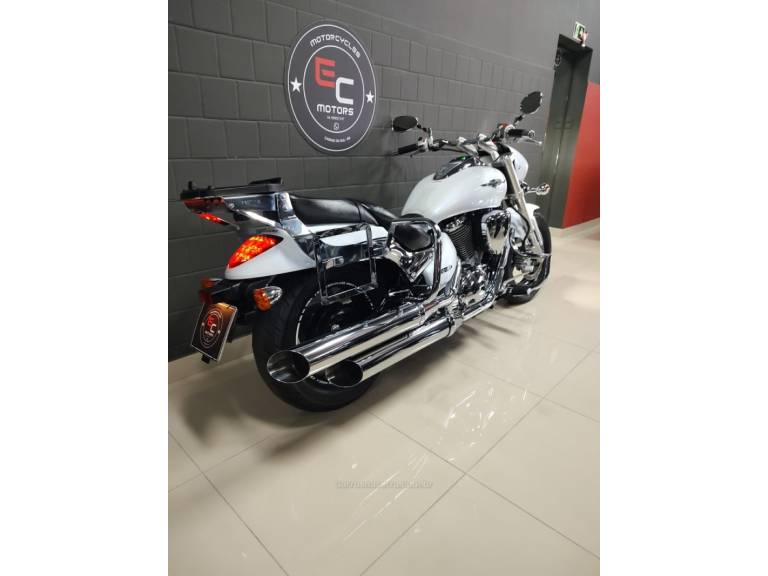 SUZUKI - BOULEVARD - 2015/2016 - Branca - R$ 46.800,00