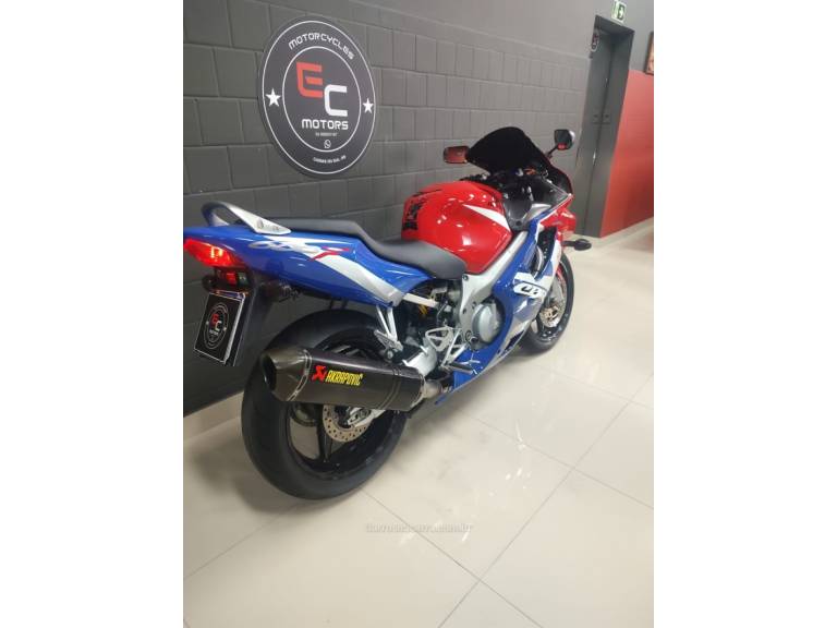 HONDA - CBR 600F - 2001/2001 - Branca - R$ 35.000,00