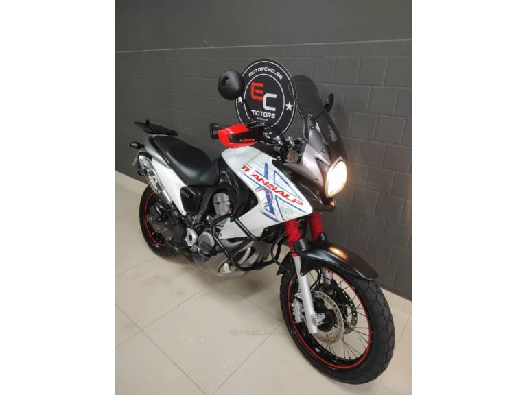 HONDA - XL 700V - 2012/2012 - Branca - R$ 32.700,00
