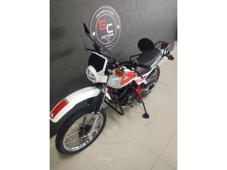 HONDA - XL 250R - 1992/1983 - Branca - R$ 34.900,00