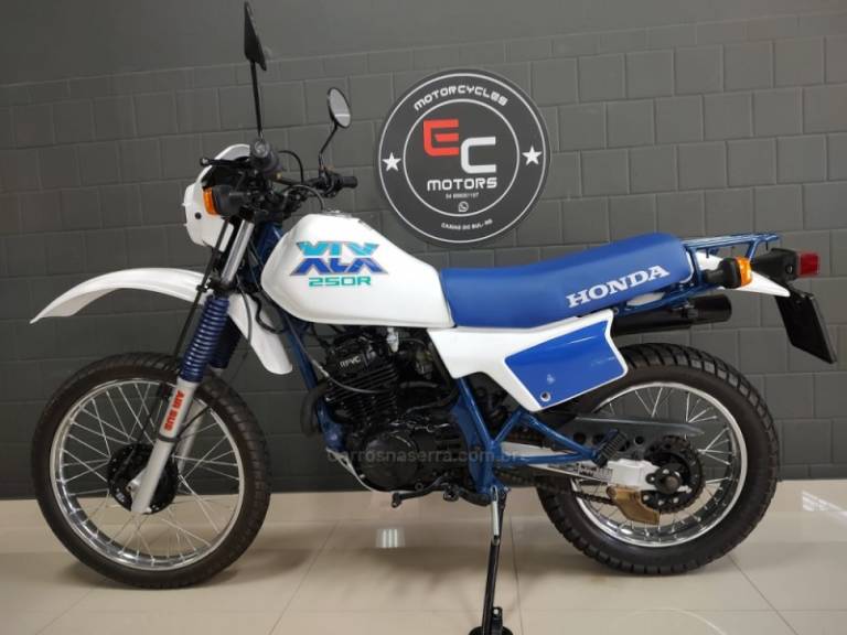 HONDA - XLX 250R - 1990/1990 - Branca - R$ 13.200,00