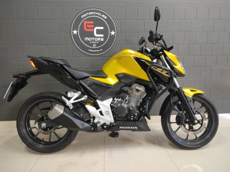 HONDA - CB 300F TWISTER - 2023/2023 - Dourada - R$ 24.300,00