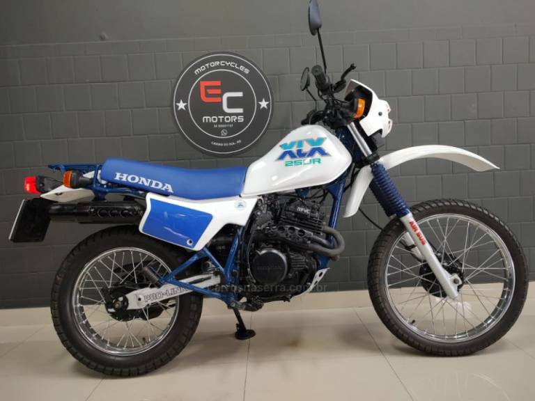 HONDA - XLX 250R - 1990/1990 - Branca - R$ 13.200,00
