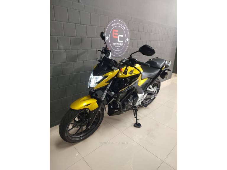 HONDA - CB 300F TWISTER - 2023/2023 - Dourada - R$ 24.300,00