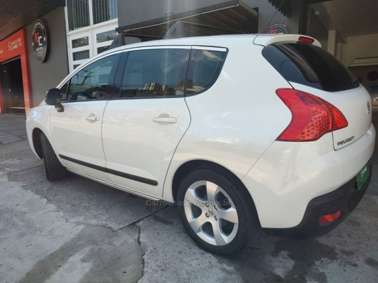 PEUGEOT - 3008 - 2011/2012 - Branca - R$ 38.600,00