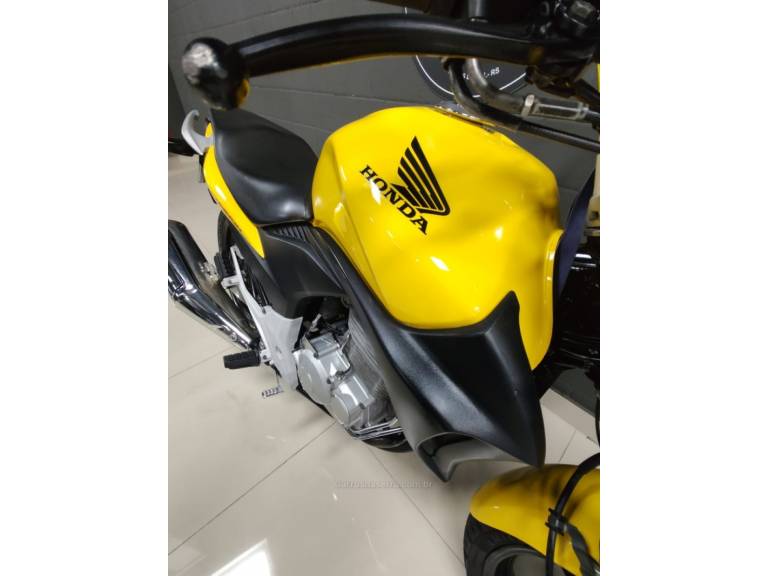 HONDA - CB 300R - 2012/2012 - Amarela - R$ 14.300,00