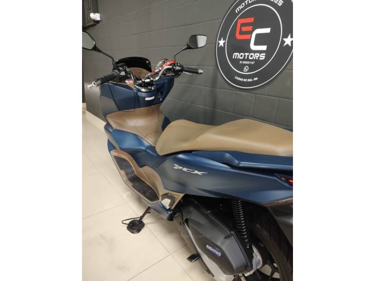 HONDA - PCX - 2023/2024 - Azul - R$ 21.800,00