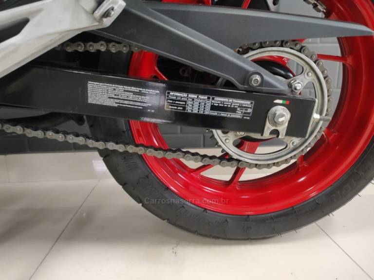 HONDA - CB TWISTER - 2021/2021 - Vermelha - R$ 21.900,00