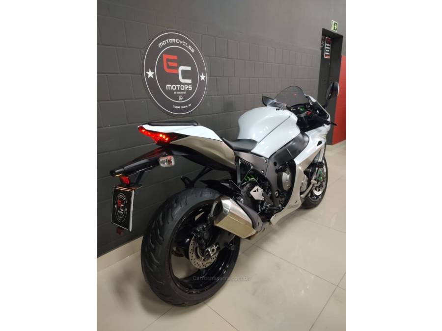 KAWASAKI - NINJA ZX-10R - 2016/2017 - Branca - R$ 62.600,00 - EC