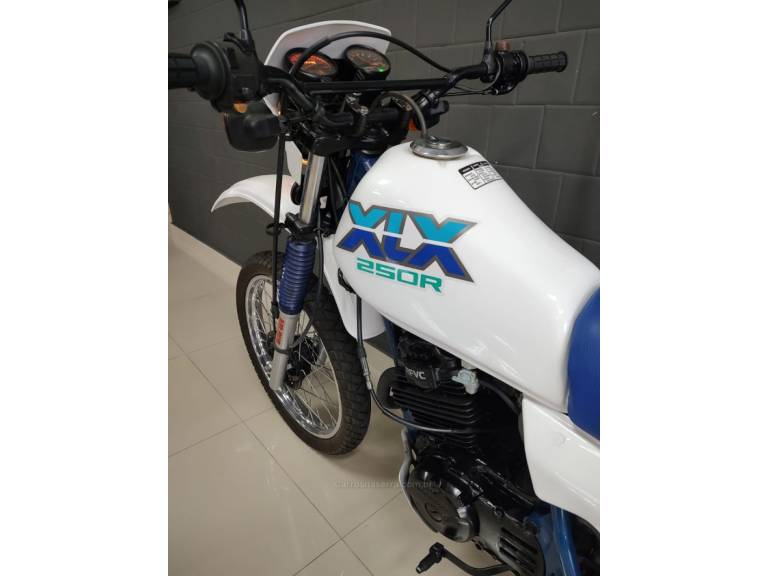 HONDA - XLX 250R - 1990/1990 - Branca - R$ 13.200,00