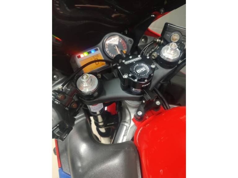 HONDA - CBR 600F - 2001/2001 - Branca - R$ 35.000,00