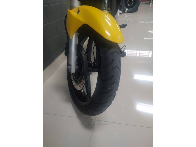 HONDA - CB 300R - 2012/2012 - Amarela - R$ 14.300,00