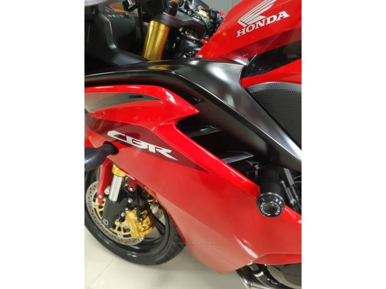 HONDA - CBR 600F - 2014/2014 - Vermelha - R$ 41.900,00