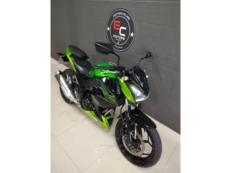 KAWASAKI - Z300 - 2015/2016 - Verde - R$ 19.000,00