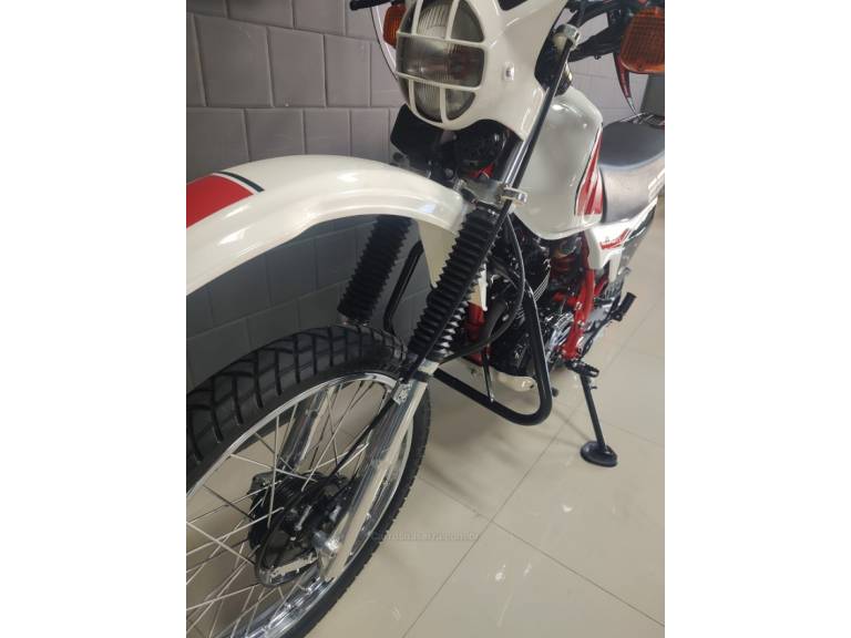 HONDA - XL 250R - 1992/1983 - Branca - R$ 34.900,00