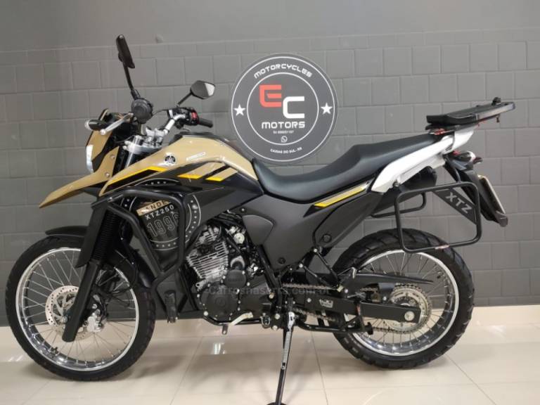 YAMAHA - XTZ - 2023/2023 - Bege - R$ 26.900,00