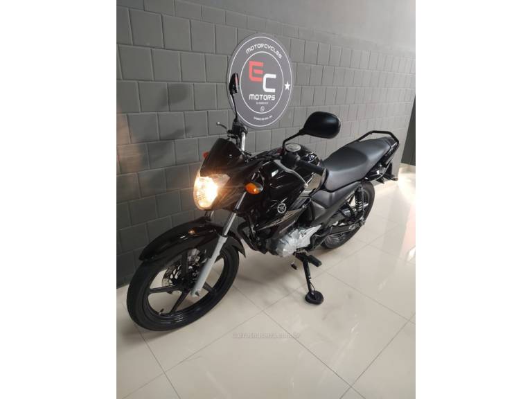 YAMAHA - FAZER - 2014/2015 - Preta - R$ 12.600,00