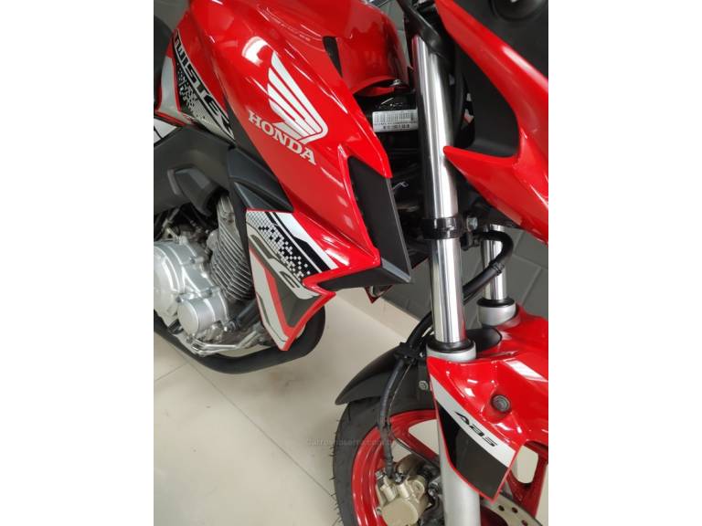 HONDA - CB TWISTER - 2021/2021 - Vermelha - R$ 21.900,00