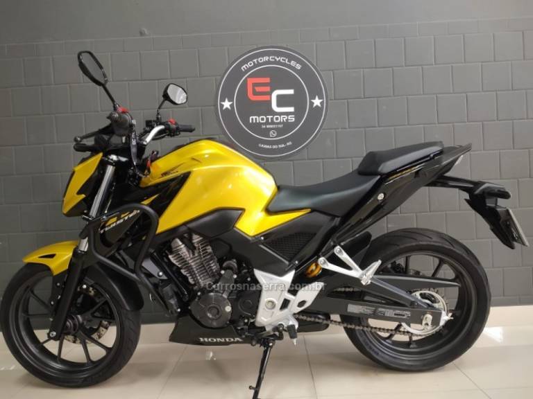 HONDA - CB 300F TWISTER - 2023/2023 - Dourada - R$ 24.300,00
