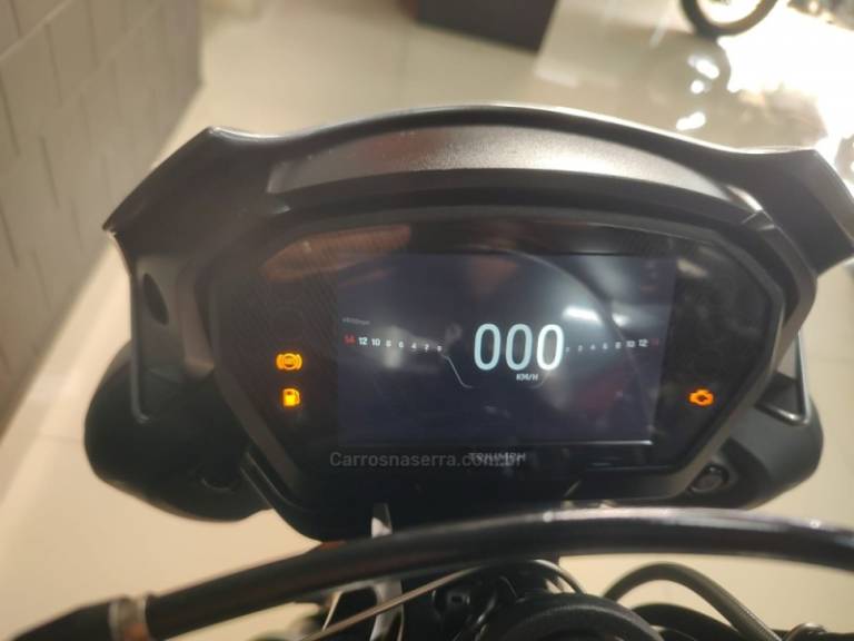 TRIUMPH - STREET TRIPLE S 765 - 2020/2020 - Prata - R$ 49.900,00