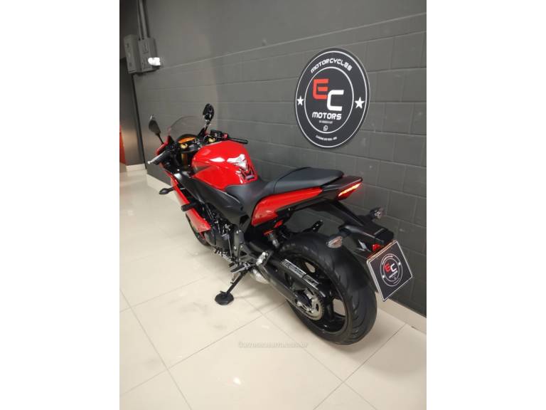 HONDA - CBR 600F - 2014/2014 - Vermelha - R$ 41.900,00
