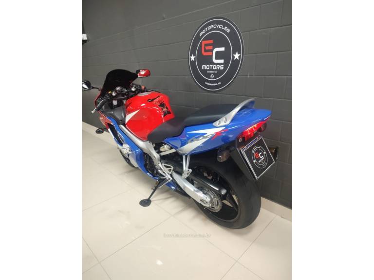 HONDA - CBR 600F - 2001/2001 - Branca - R$ 35.000,00