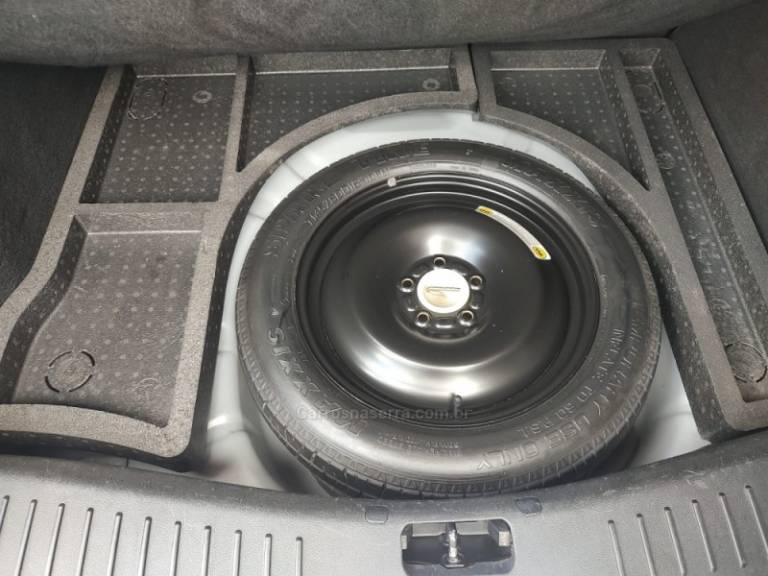 FORD - FOCUS - 2008/2009 - Prata - R$ 39.900,00