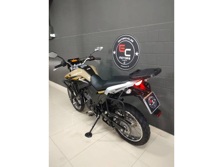 YAMAHA - XTZ - 2023/2023 - Bege - R$ 26.900,00