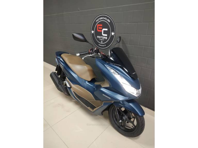HONDA - PCX - 2023/2024 - Azul - R$ 21.800,00