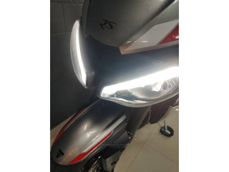 TRIUMPH - STREET TRIPLE S 765 - 2020/2020 - Prata - R$ 49.900,00